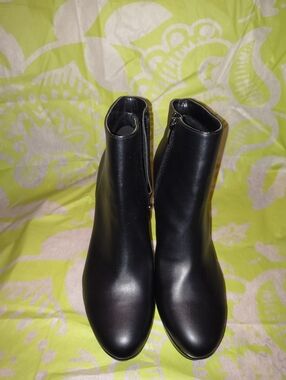 Nine West Sleek Black Heeled Bootie 9.5W